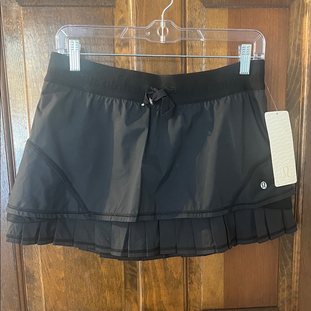NWT Lululemon Black Run: Resolution Skirt Size 8